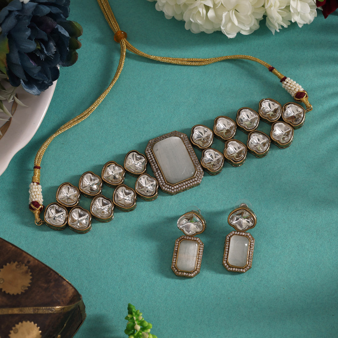 Off White Color Premium Quality Moissanite And Monalisa Stone Decorated Choker Necklace (CZN1066OWHT) - eindiawholesale.com