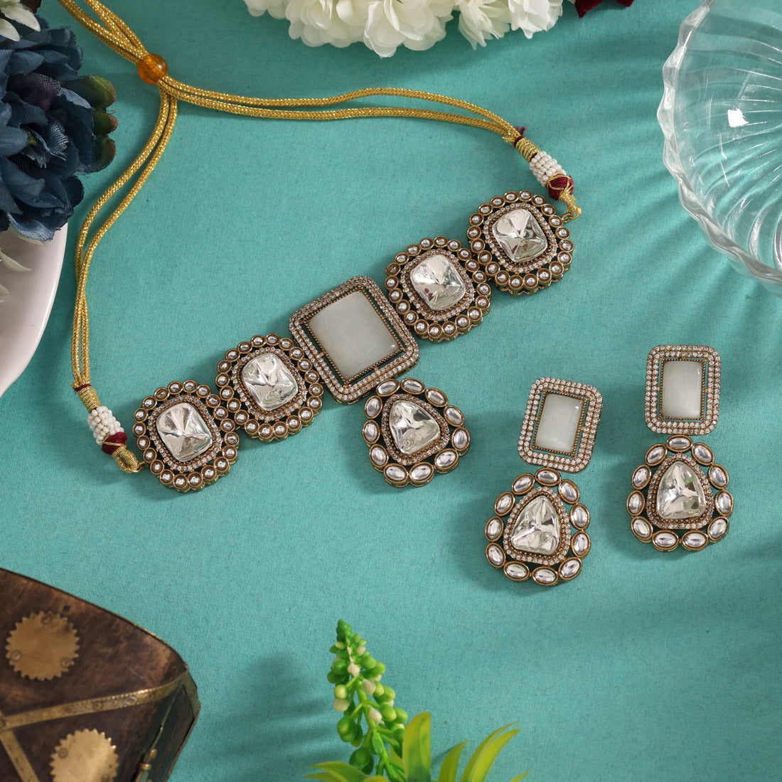 Off White Color Handmade Jaipur Choker Necklace With Moissanite And Monalisa Stones (CZN1067OWHT) - eindiawholesale.com