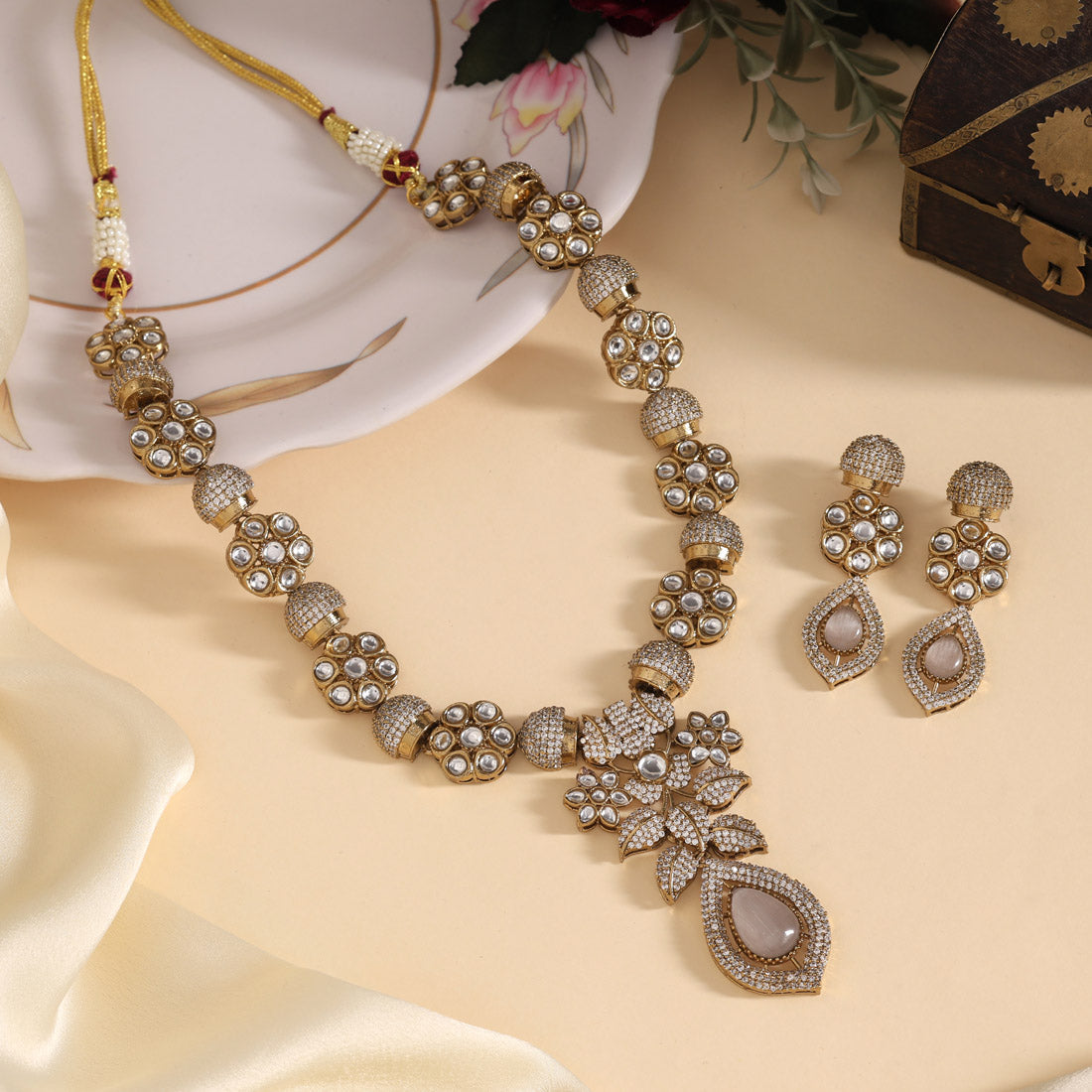 Grey Color Premium Quality Handmade In Jaipur Brass Ad & Monalisa Stone Necklace Set (CZN1071GRY) - eindiawholesale.com