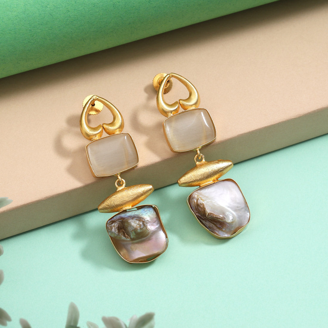 Classic White Color Amrapali Earrings - Preyans.com