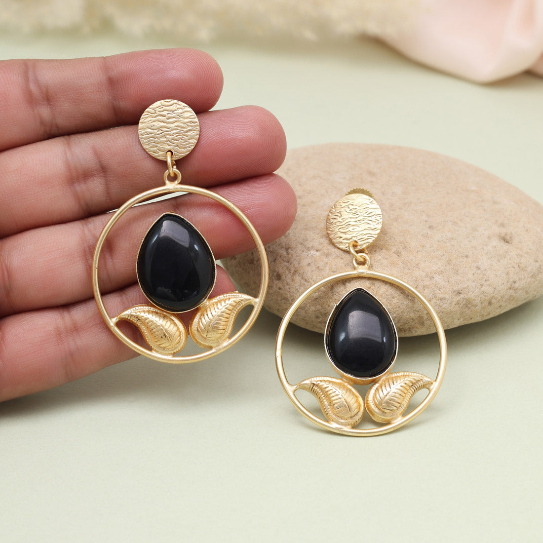 Sleek Black Color Amrapali Earrings - Preyans.com