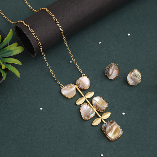 White Color Amrapali Necklace Set For Festive Wear With Intricate Patterns - Preyans.com