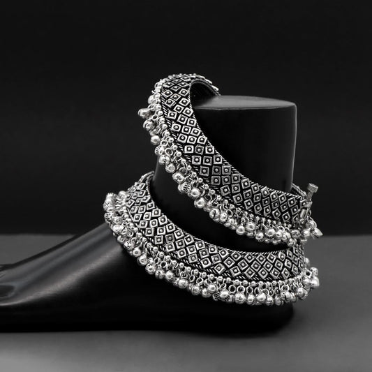 Silver Color Oxidised Anklets (ANK826SLV) - preyans.com