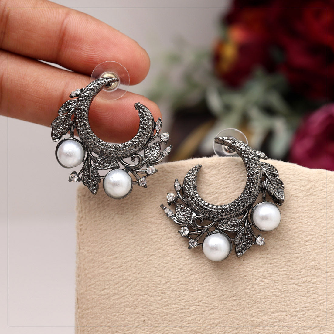 White Color Black Antique Earrings (DRKDE170WHT) - Preyans.com