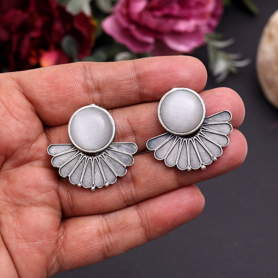 Off White Color Oxidised Earrings (GSE2995OWHT) - Preyans.com