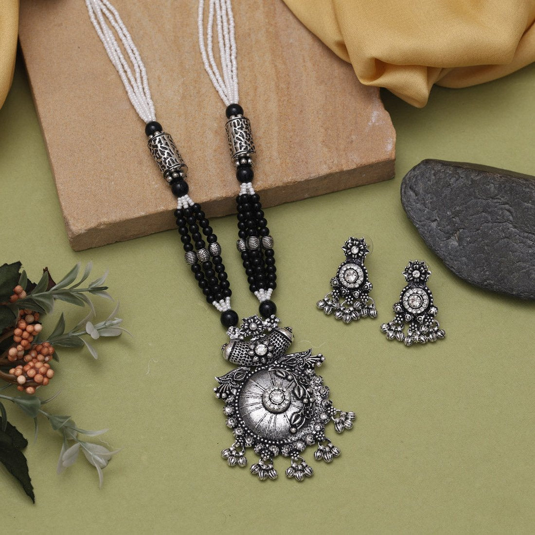 Silver Color Oxidised Necklace Set (GSN2045SLV) - preyans.com