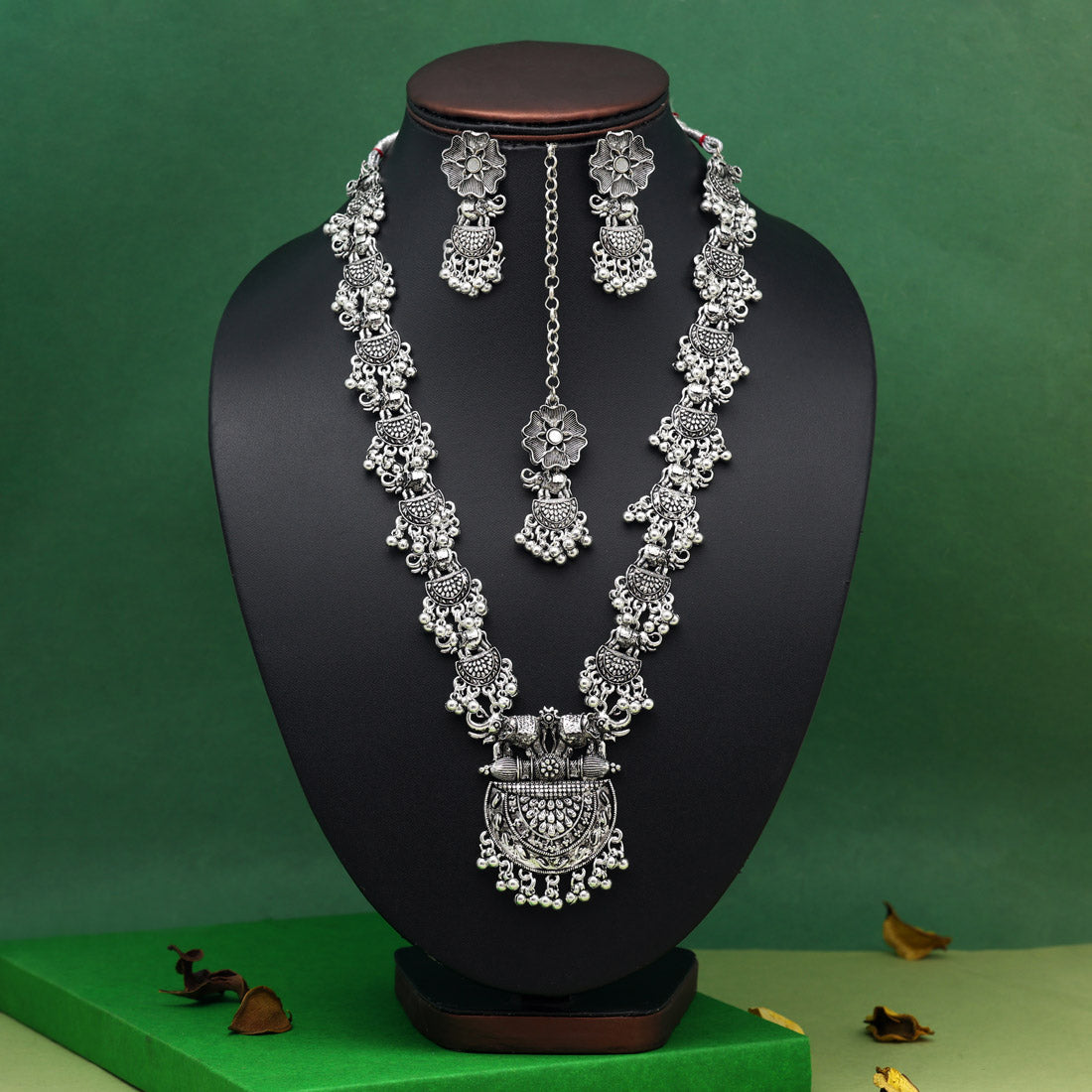 Silver Color Oxidised Necklace Set (GSN2055SLV) - Preyans.com