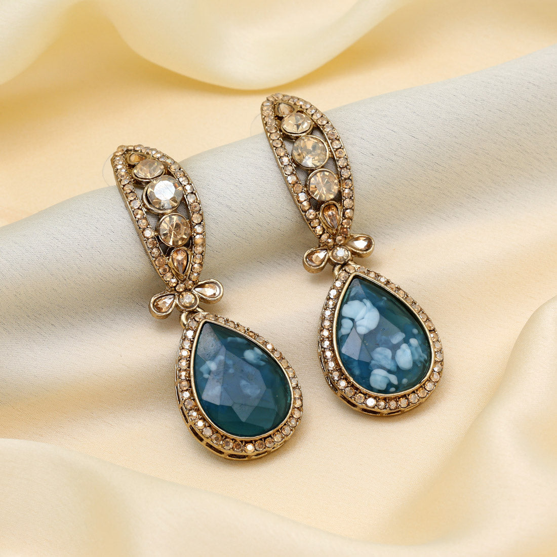 Blue Color Kundan Earrings (KDE1013BLU) - Preyans.com