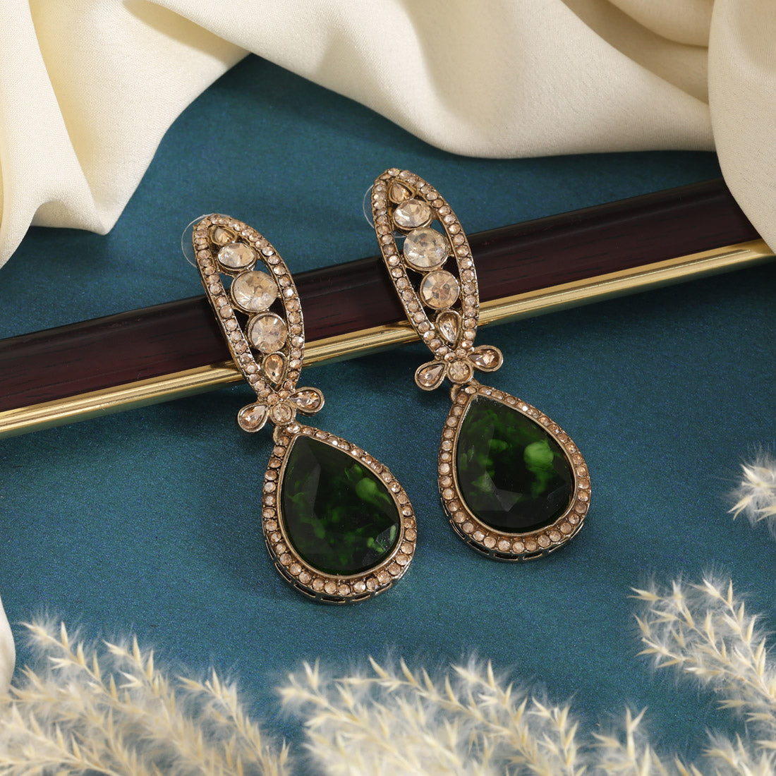 Green Color Kundan Earrings (KDE1013GRN) - Preyans.com