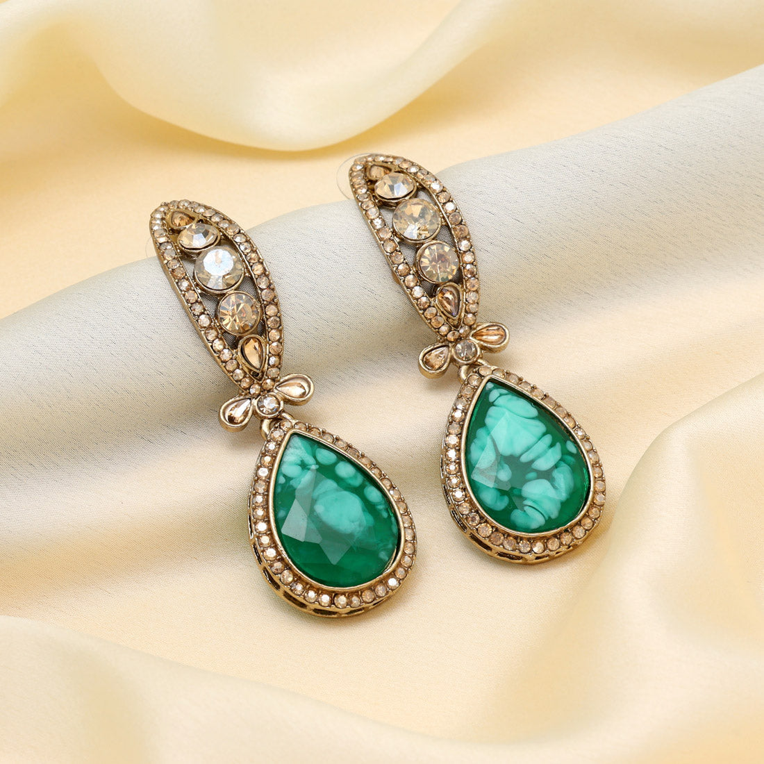 Light Green Color Kundan Earrings (KDE1013LGRN) - Preyans.com