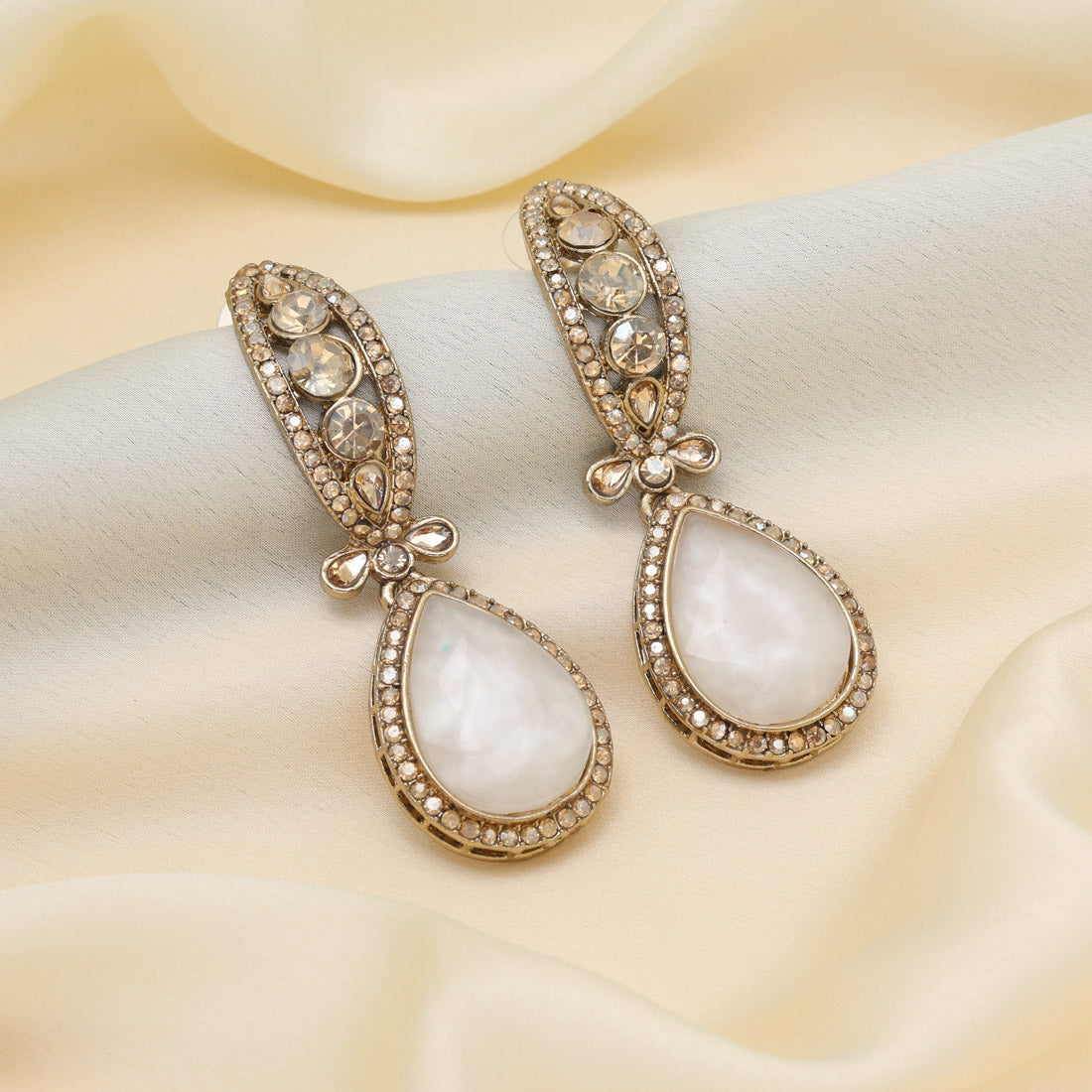 White Color Kundan Earrings (KDE1013WHT) - Preyans.com