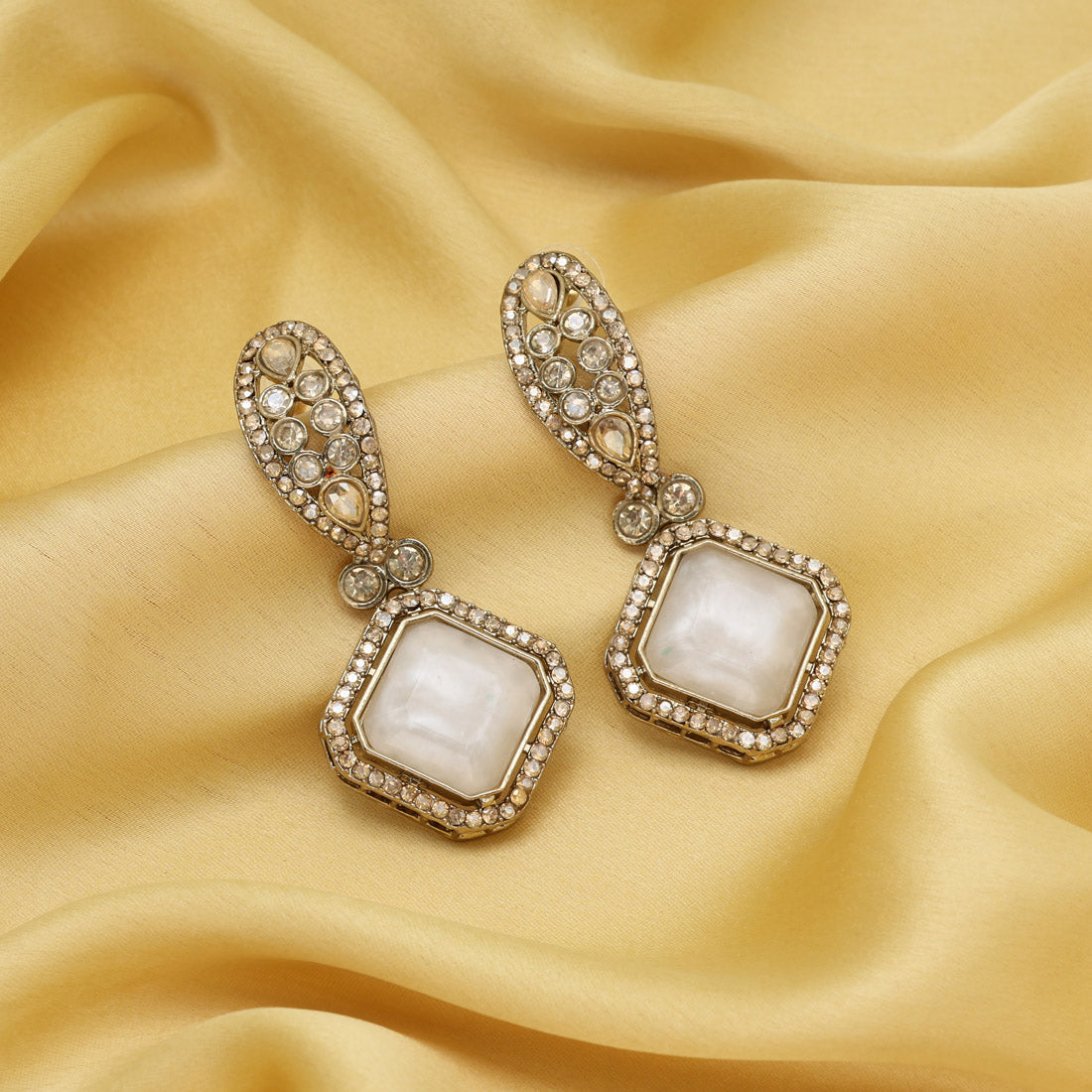 White Color Kundan Earrings (KDE1014WHT) - Preyans.com