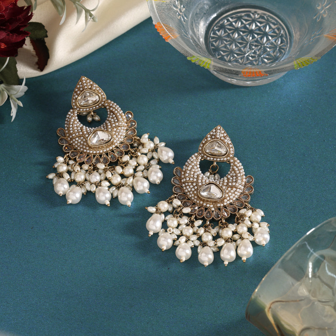 White Color Pakistani Kundan Earrings (KDE1017WHT) - Preyans.com