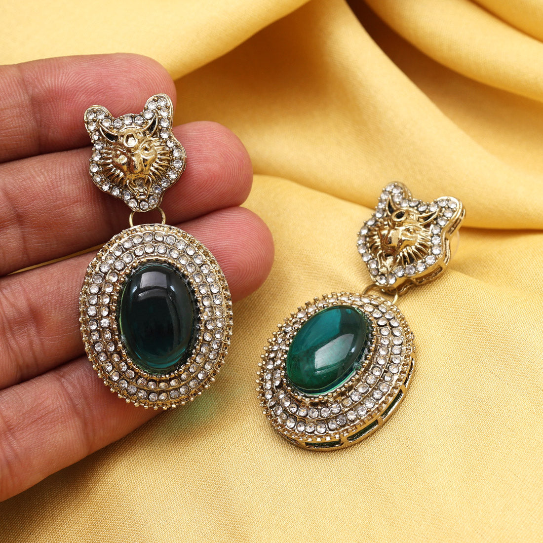 Green Color Kundan Earrings (KDE990GRN) - Preyans.com