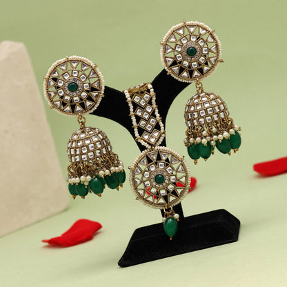 Green Color Kundan Earrings With Maang Tikka (KDTE538GRN) - preyans.com