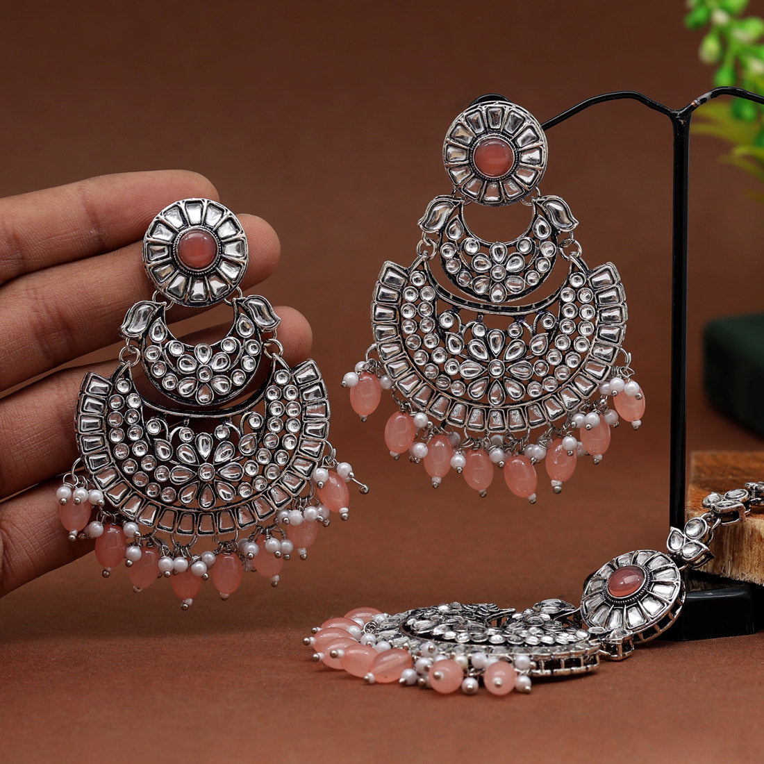 Peach Color Kundan Earrings With Maang Tikka (KDTE546PCH) - preyans.com