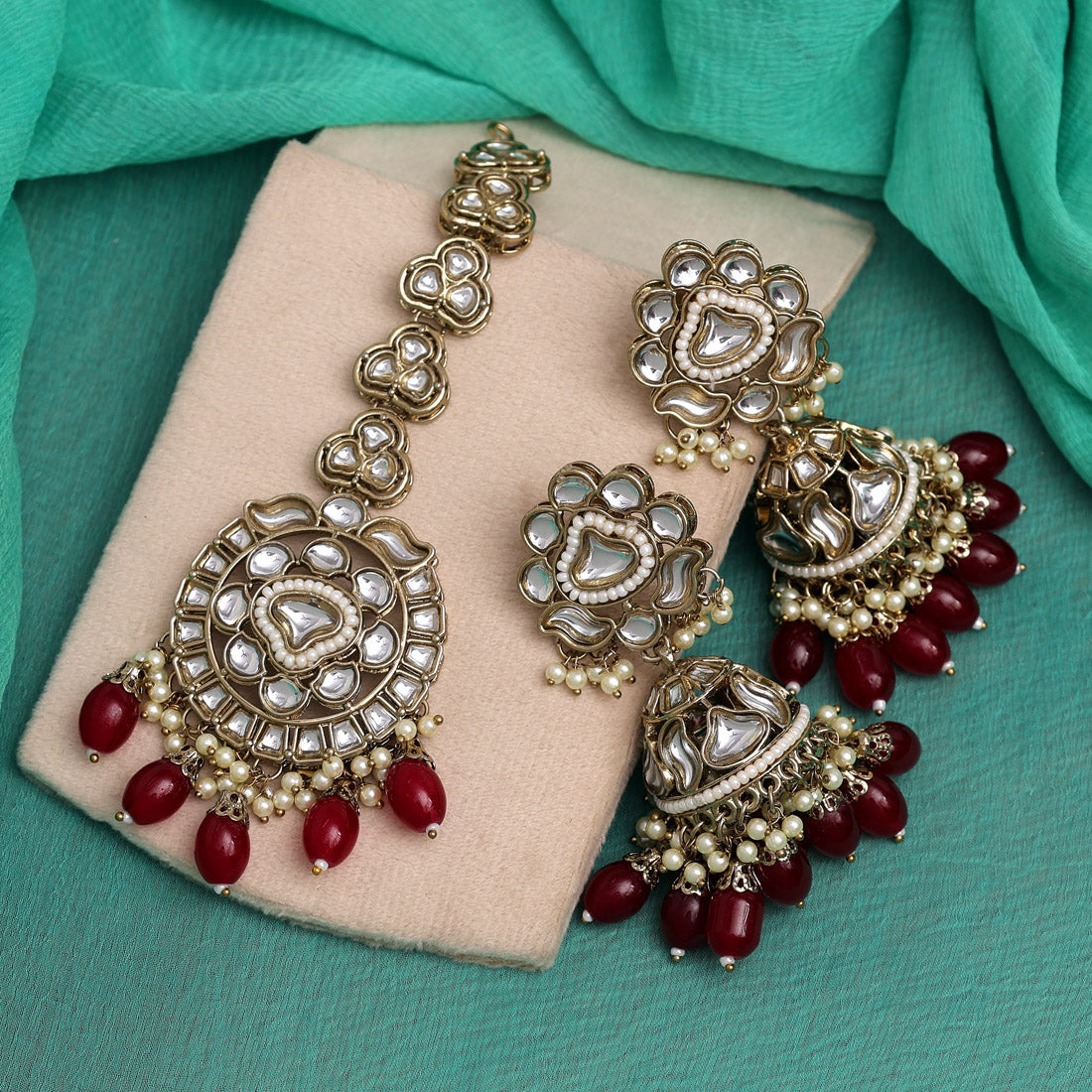 Maroon Color Kundan Earrings With Maang Tikka (KDTE552MRN) - preyans.com