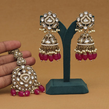 Rani Color Kundan Earrings With Maang Tikka (KDTE552RNI) - preyans.com