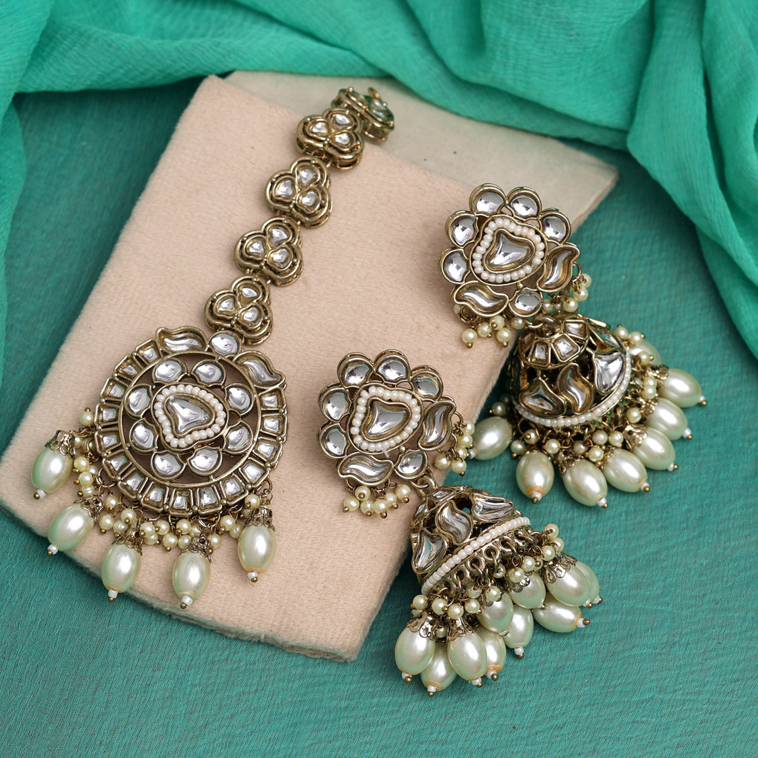 White Color Kundan Earrings With Maang Tikka (KDTE552WHT) - preyans.com