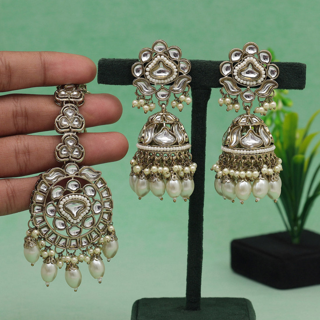 White Color Kundan Earrings With Maang Tikka (KDTE552WHT) - preyans.com