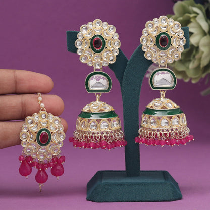 Rani Color Kundan Earrings With Maang Tikka (KDTE555RNI) - preyans.com