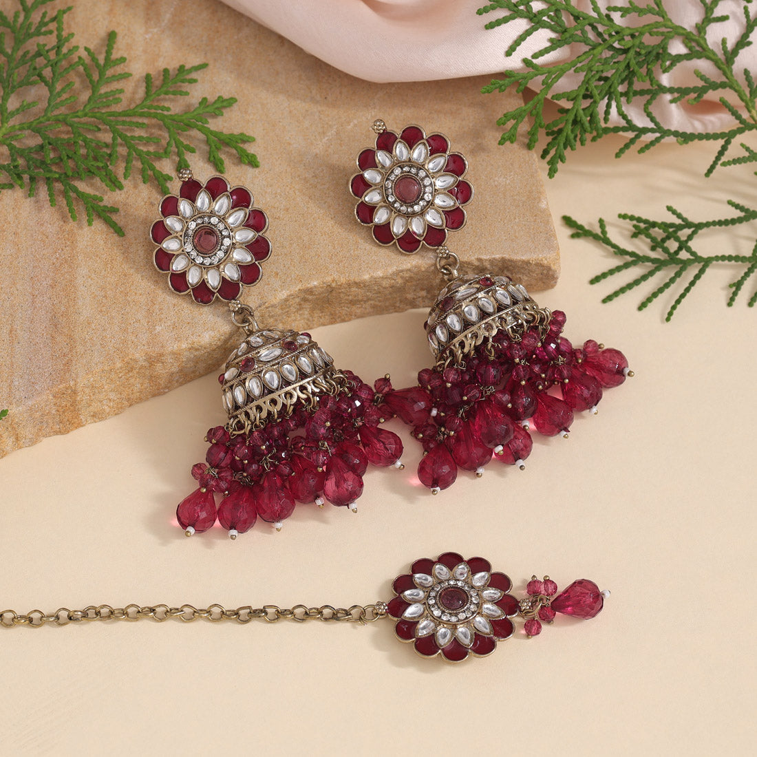 Magenta Color Kundan Earrings With Maang Tikka (KDTE559MNT) - preyans.com