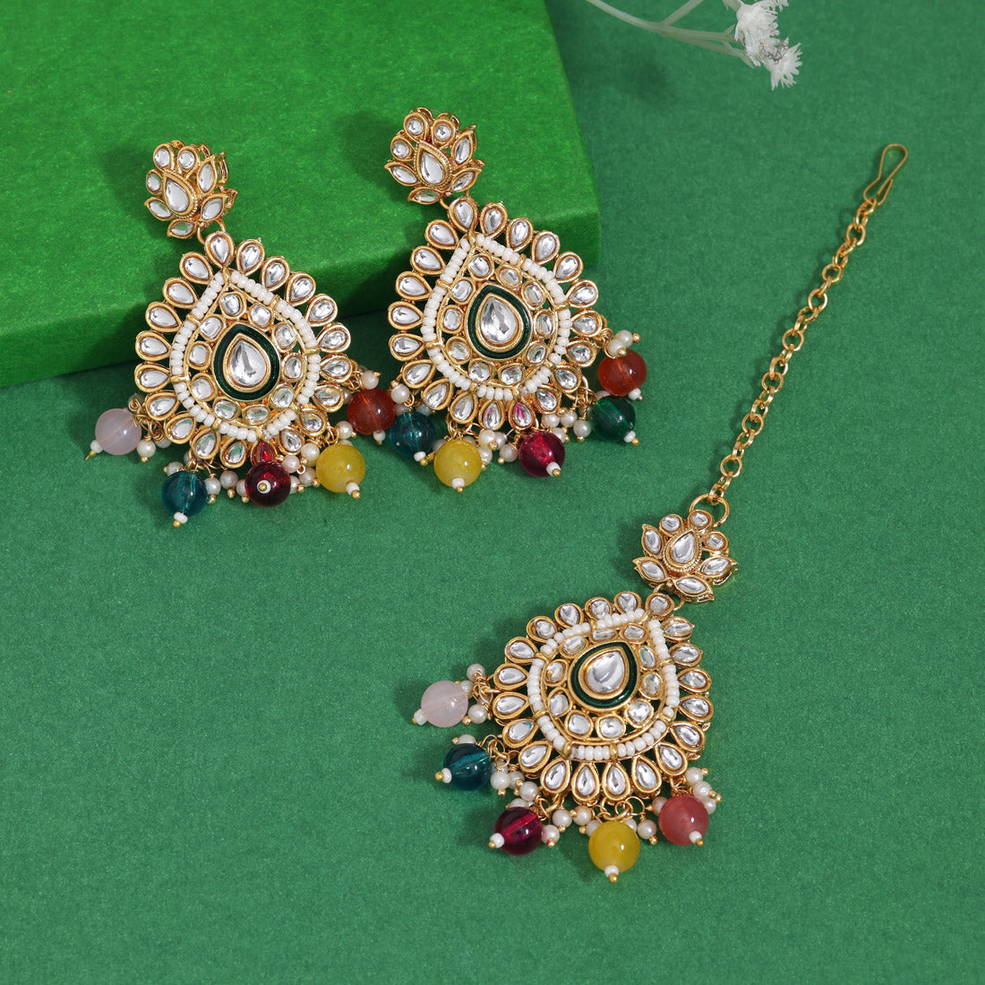 Multi Color Kundan Earrings With Maang Tikka (KDTE572MLT - preyans.com