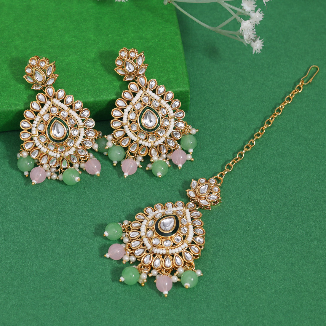 Pink & Pista Green Color Kundan Earrings With Maang Tikka (KDTE572PNKPGRN - preyans.com