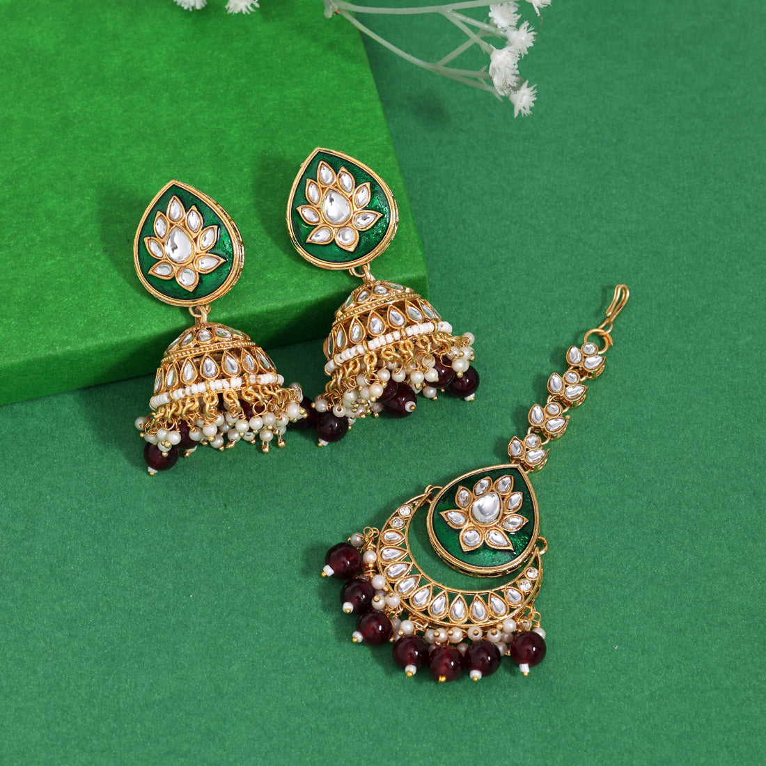 Maroon Color Kundan Earrings With Maang Tikka (KDTE573MRN - preyans.com