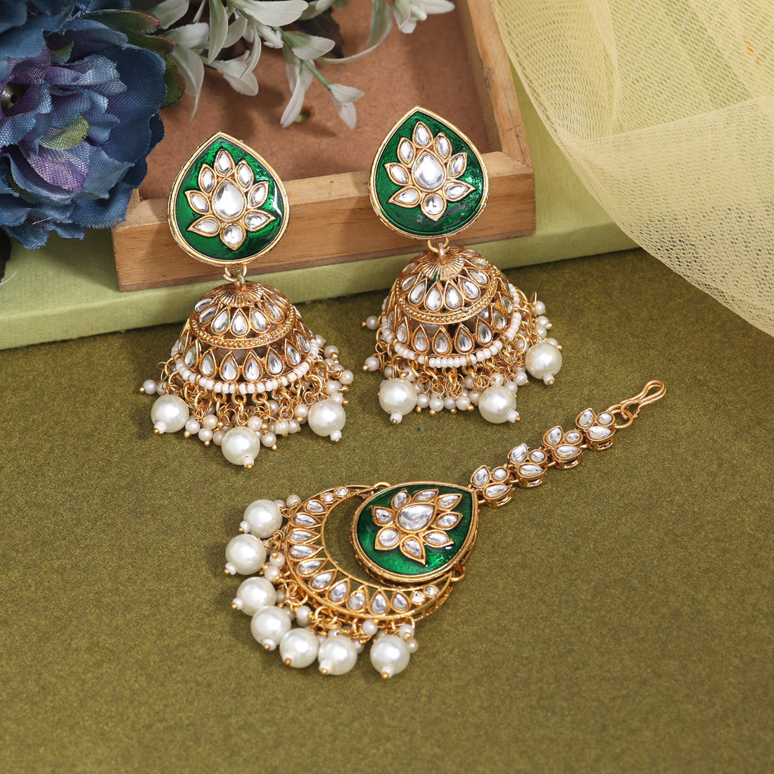 White Color Kundan Earrings With Maang Tikka (KDTE573WHT - preyans.com