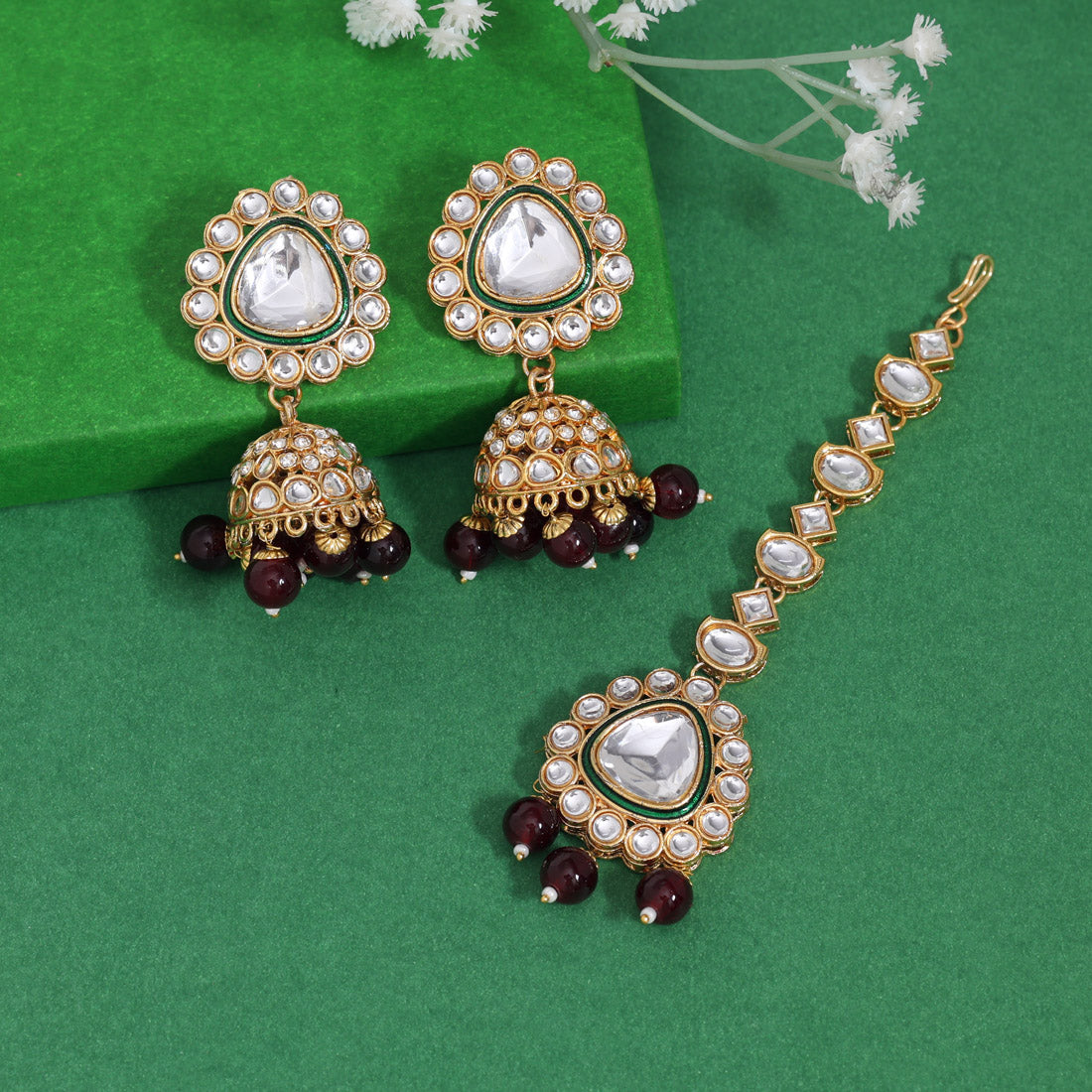 Maroon Color Kundan Earrings With Maang Tikka (KDTE574MRN - preyans.com