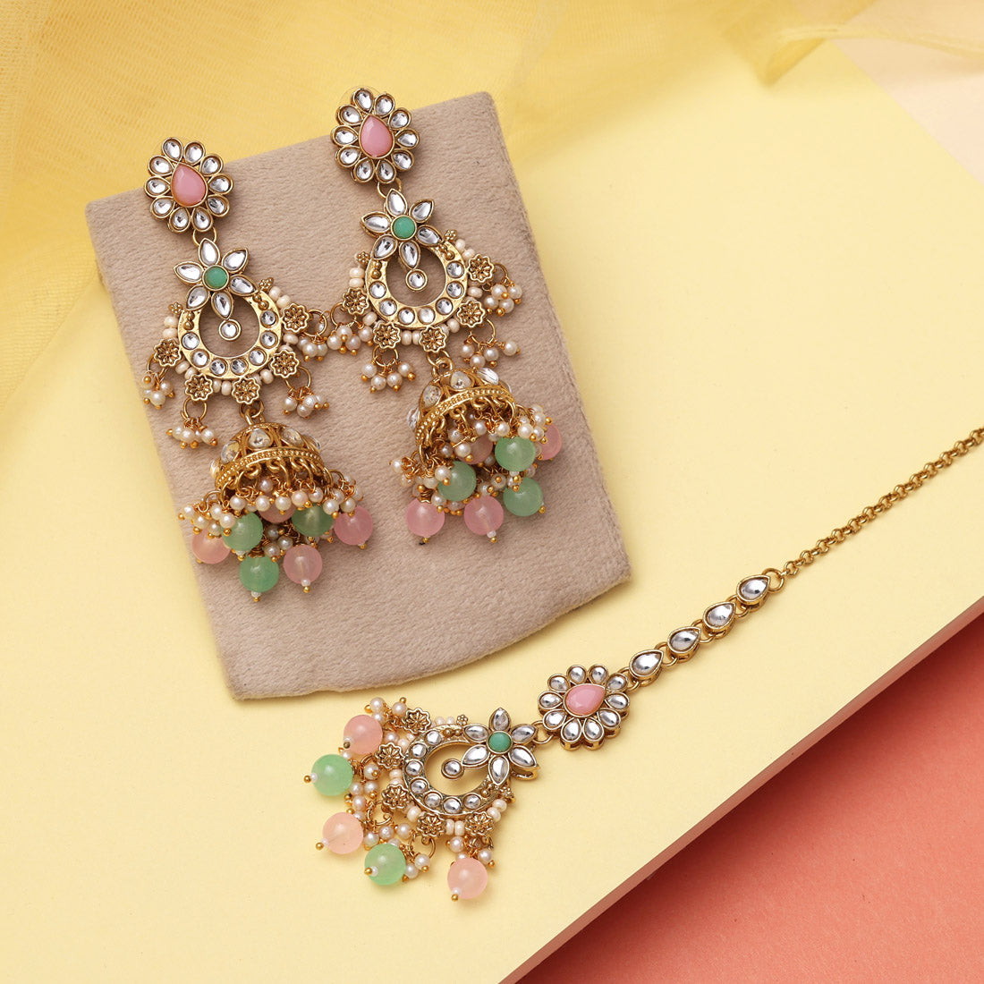 Pink & Pista Green Color Kundan Earrings With Maang Tikka (KDTE575PNKPGRN) - preyans.com