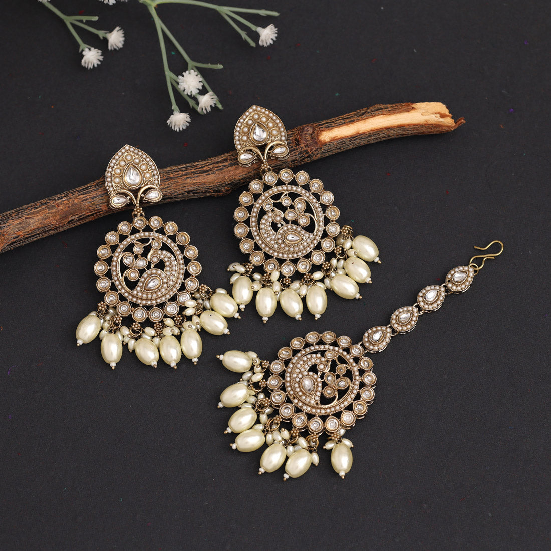 Gold Color Kundan Earrings With Maang Tikka (KDTE577GLD) - preyans.com