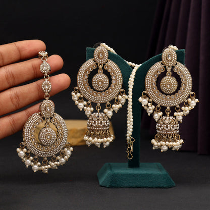 White Color Kundan Earrings With Maang Tikka (KDTE578WHT) - preyans.com