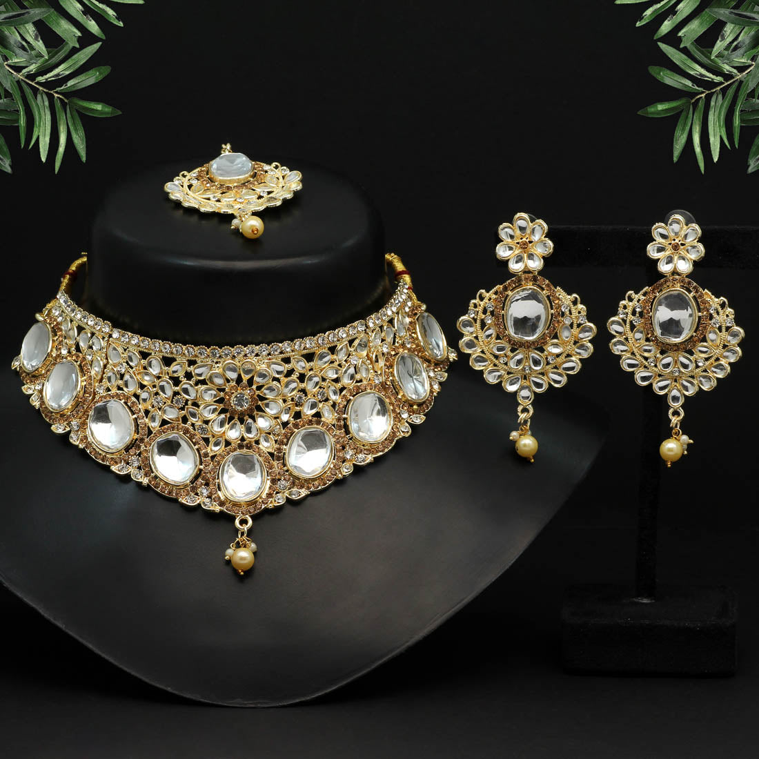 Gold Color Choker Kundan Necklace Set (KN1128GLD) - preyans.com