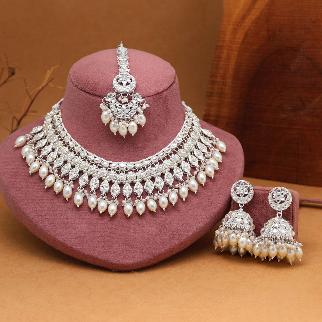 White Color Kundan Necklace Set (KN1459WHT)