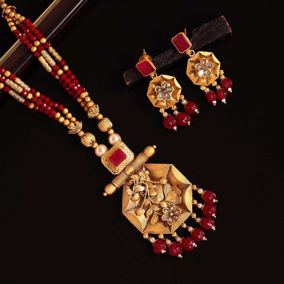 Maroon Color Vilandi Kundan Long Matte Gold Rajwadi Temple Necklace Set (TPLN474MRN) - preyans.com